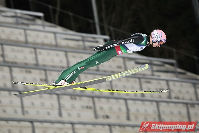 074 Michael Neumayer